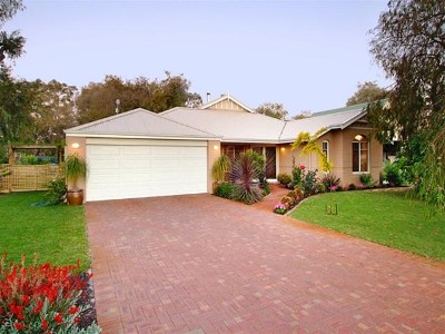 F.I.F.O !!! Picture F.I.F.O !!! Picture