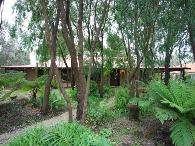 IT'S ALL ABOUT LIFE STYLE Picture 2