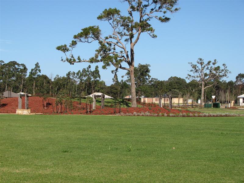 TOP QUALITY STREET ABSOLUTELY DELIGHTFUL VACANT BLOCK Picture 2
