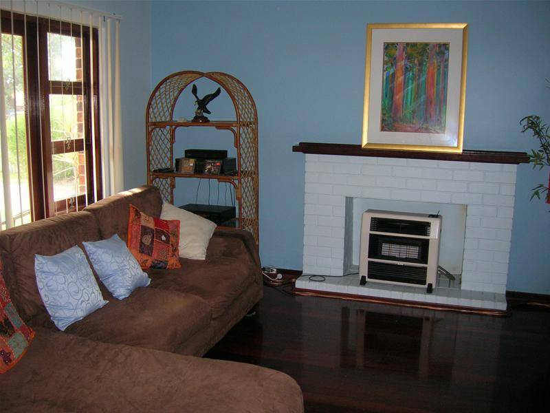 TOTAL DECADENCE ON DORSET Picture 2