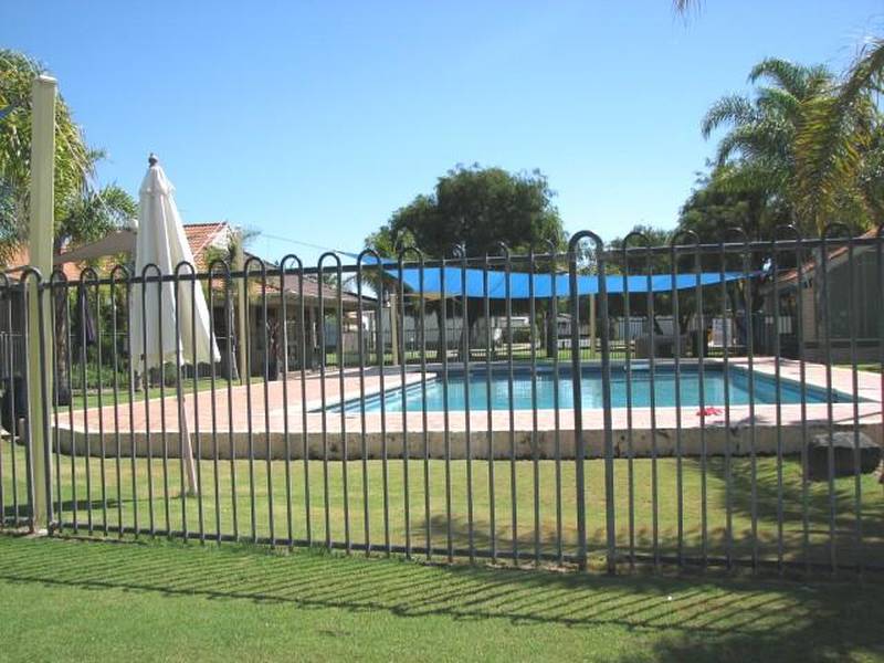 VERY AFFORDABLE, AND RIGHT ON THE BEACH Picture 3