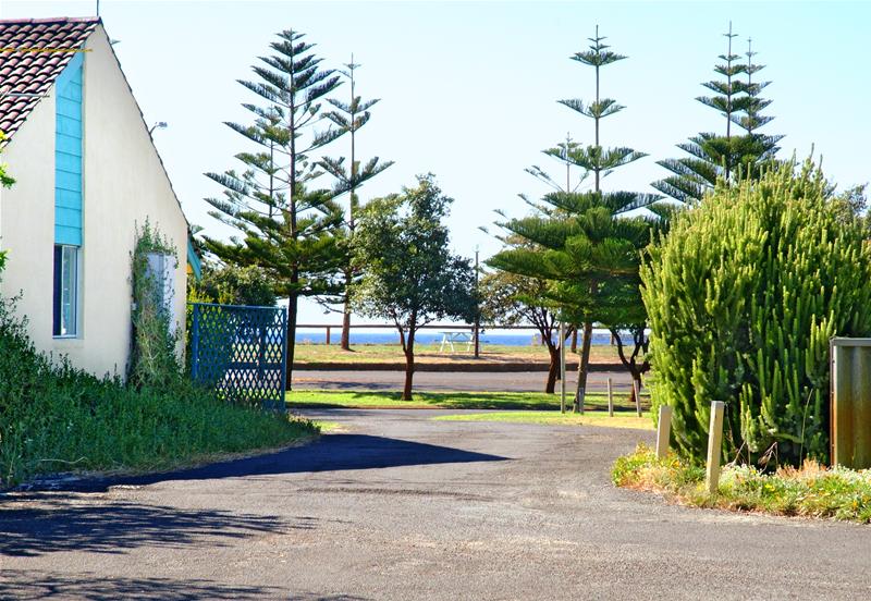 WEST BUSSELTON
CENTRAL, 1 STREET FROM BEACH, 3 MINS WALK TO BEACH & TOWN CENTRE Picture 2