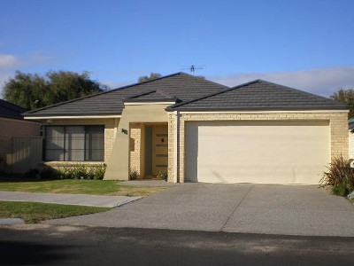 STYLISH UNIT IN THE HEART OF TOWN Picture