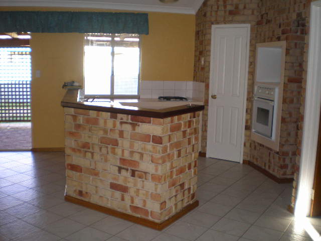 Family Home in Cul-de-Sac Picture 2