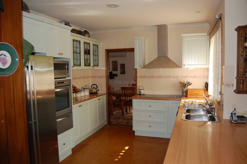 A Country Oasis!! Picture 2