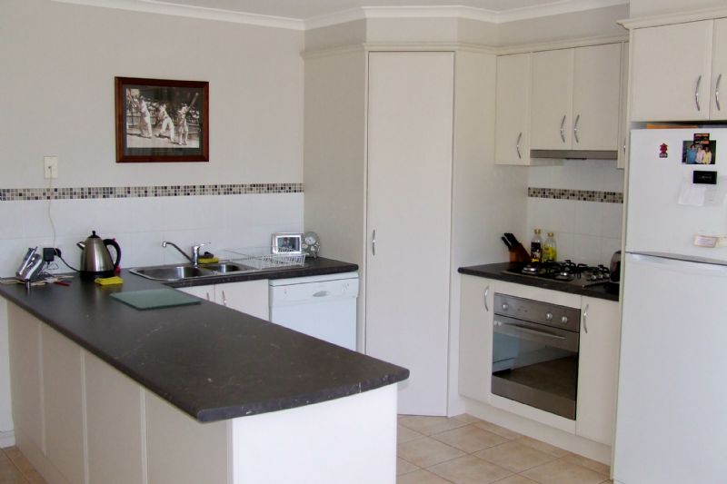 Very Private- Great Location Picture 1