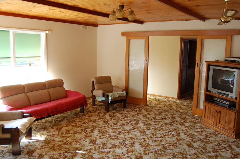 Suits A Big Family Picture 3