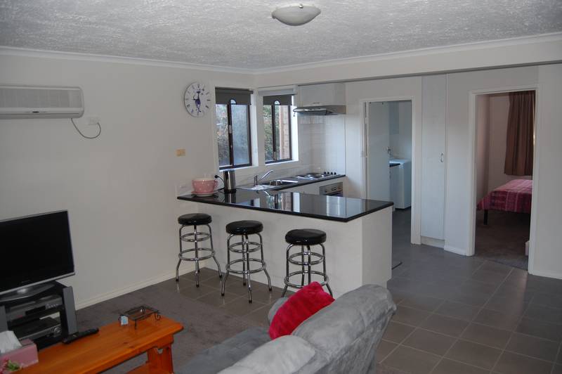 Close to Beach and CBD Picture 1