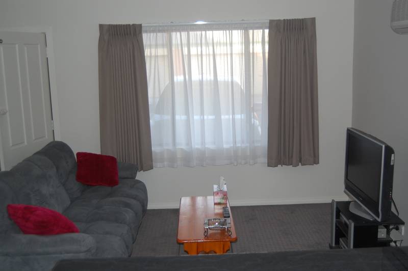 Close to Beach and CBD Picture 3