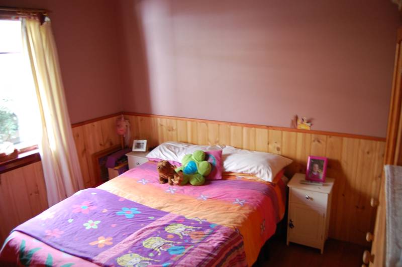 Just a stroll to Port Fairy's South Beach Picture 3