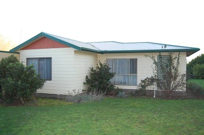 Luxury Acres in Town Picture