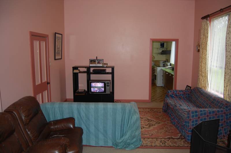 Country Lifestyle Picture 2