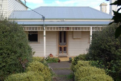 Family Living on Acres Picture