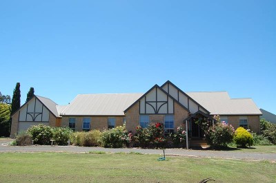 BIG AND BEAUTIFUL IN BUSHFIELD Picture