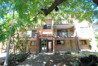 GREAT TO LIVE IN - EASY TO LET OUT Picture