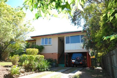 Large Home- Quiet Street Picture