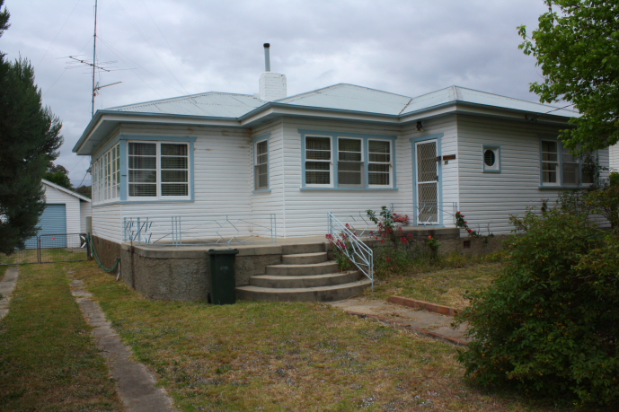 ATTENTION RENOVATORS! Picture 1