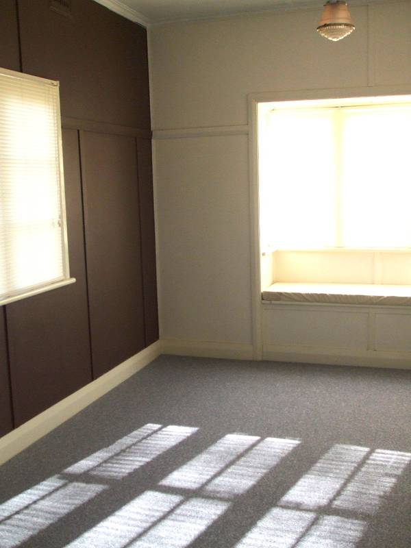 Reduced to sell!! Owners moved on - Check it out!! Picture 2