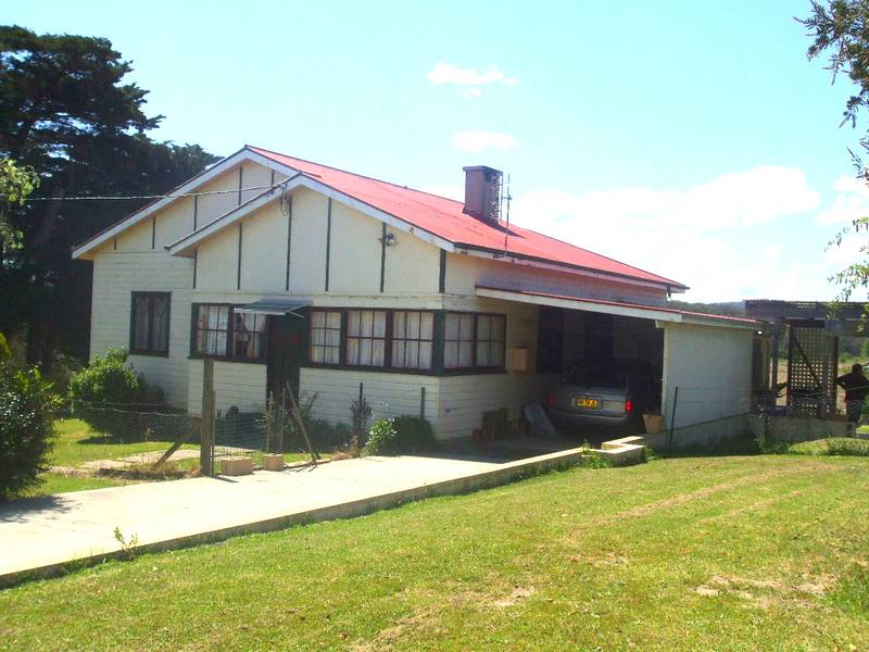 10 Minutes from Town Picture 1