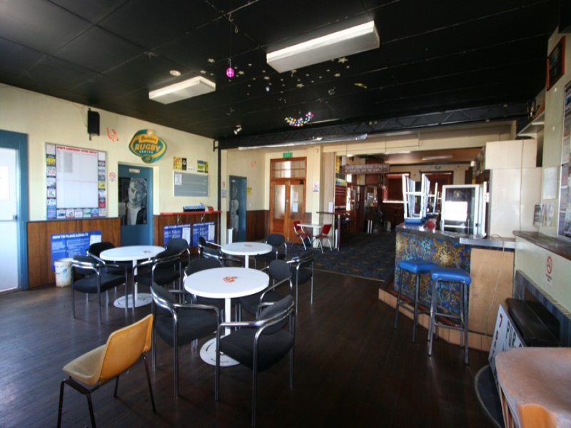 Commercial Hotel Picture 2