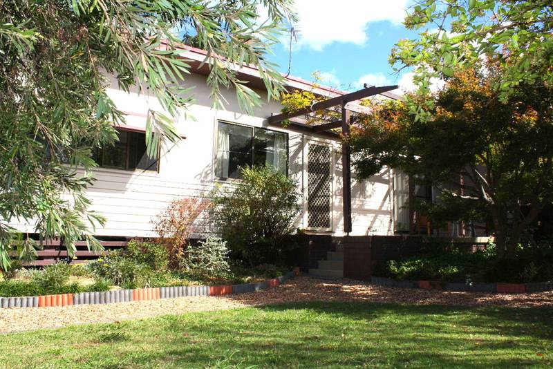 Open Plan Family Home Picture 1