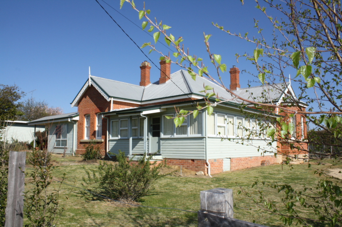 Magnificent Tenterfield Pastoralist Home Picture 1