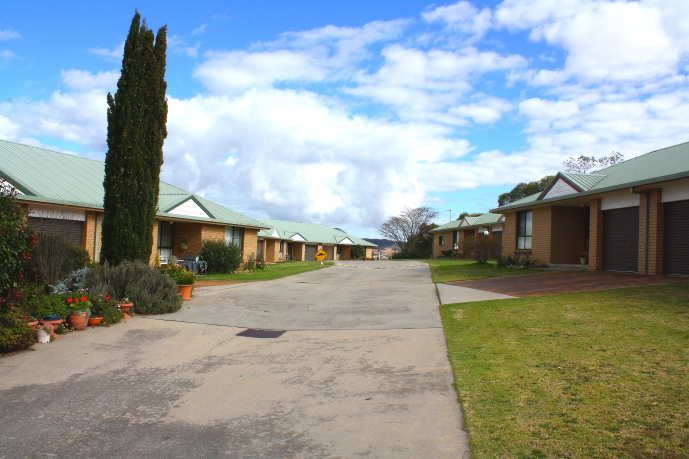 'Belfairs' - 12 Unit Complex Picture 2