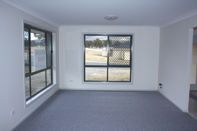 Master Built Family Home Picture 2