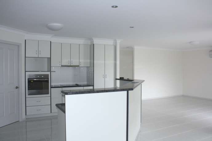 Master Built Family Home Picture 3