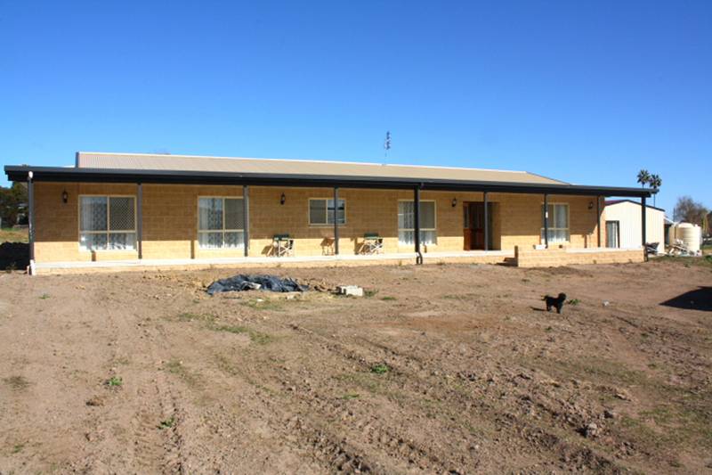 Prestigious~Luxurious~Picturesque Picture 1