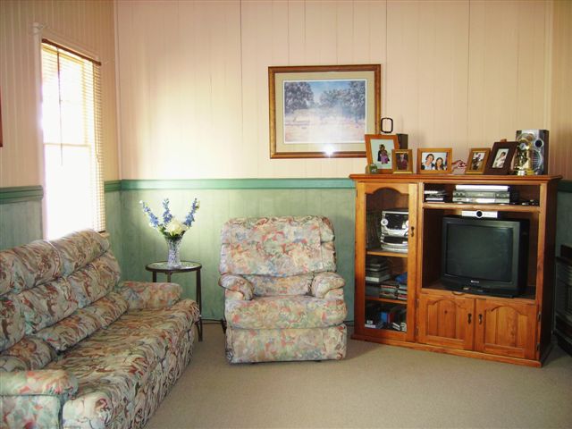 Prime Location and Great Outlook Picture 3