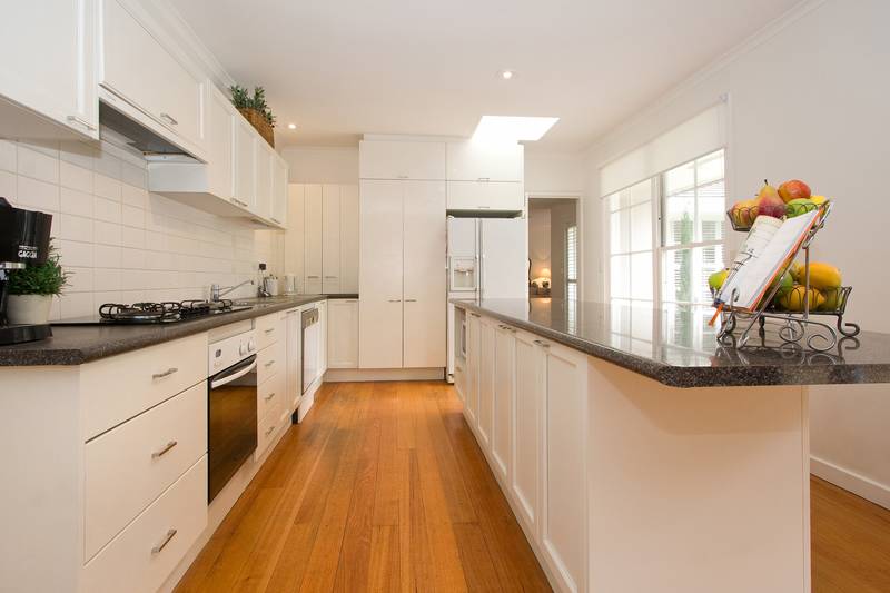 A country cottage in the perfect spot Picture 2