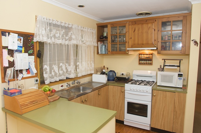 3 Bedroom Beauty Tucked Away In A Quiet Court Location Picture