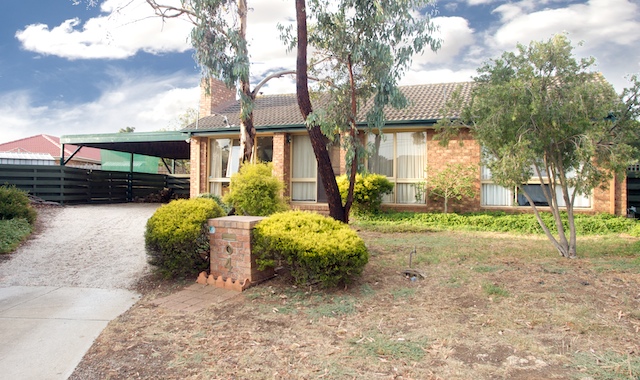 3 Bedroom Beauty Tucked Away In A Quiet Court Location Picture 1