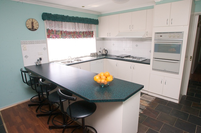 Neat Family Home, Walking Distance to Hogans Corner, Schools, Parklands & Public Transport At You Doorstep! Picture 2