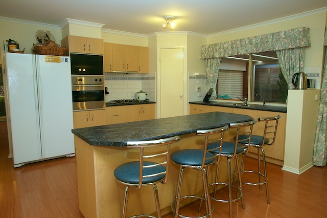 Picture Perfect Family Sized Proposition In Central Cambridge! Picture 2