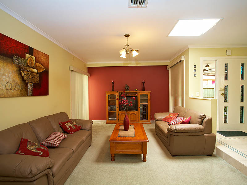 Prime Location And A Stones Throw Away From All Amenities Picture 3