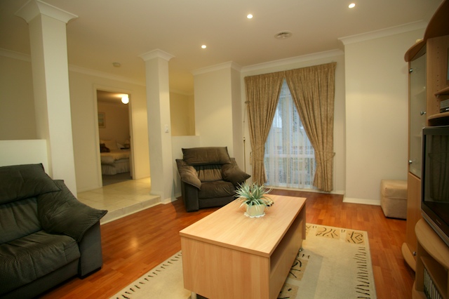 Pristine Presentation & Beautiful Established Surroundings Picture 3