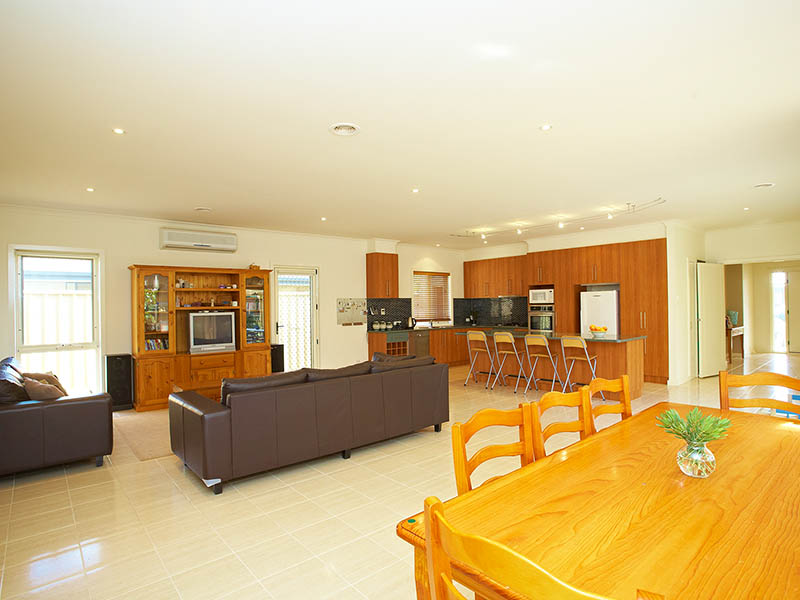 River Sanctuary, Werribee's Finest Location! Picture 3