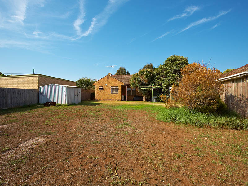 Werribee CBD, Cafe's, Shopping, Train Station, Schools & Freeway Access All A Few Steps Away From This Property! Picture 3