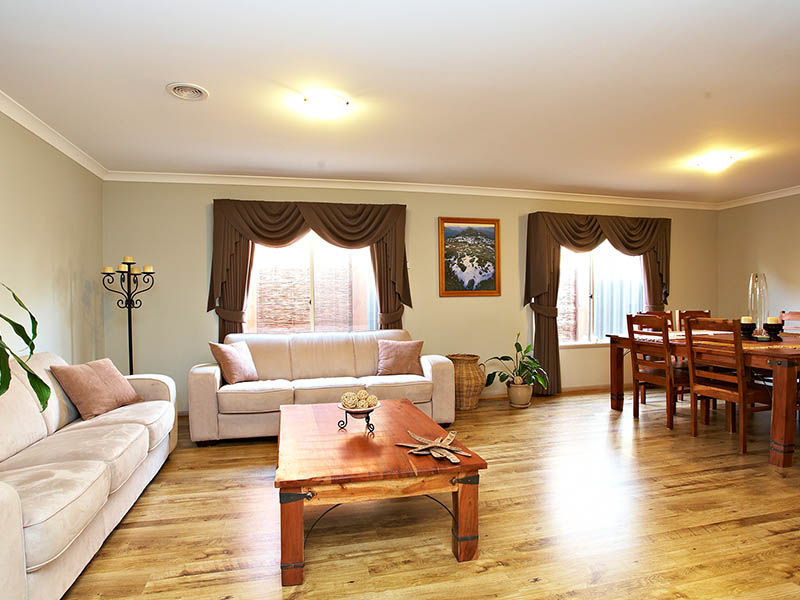 Contemporary Living - Fit For A King Size Family Picture 3