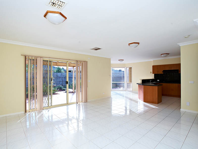 Large Family Home, Great Entertainer Picture 3