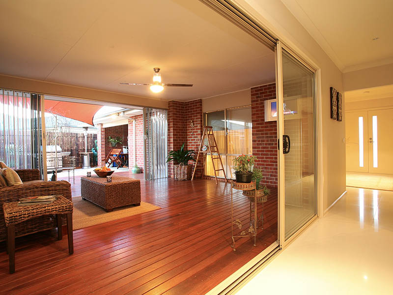 An Outright Showstopper Picture 2