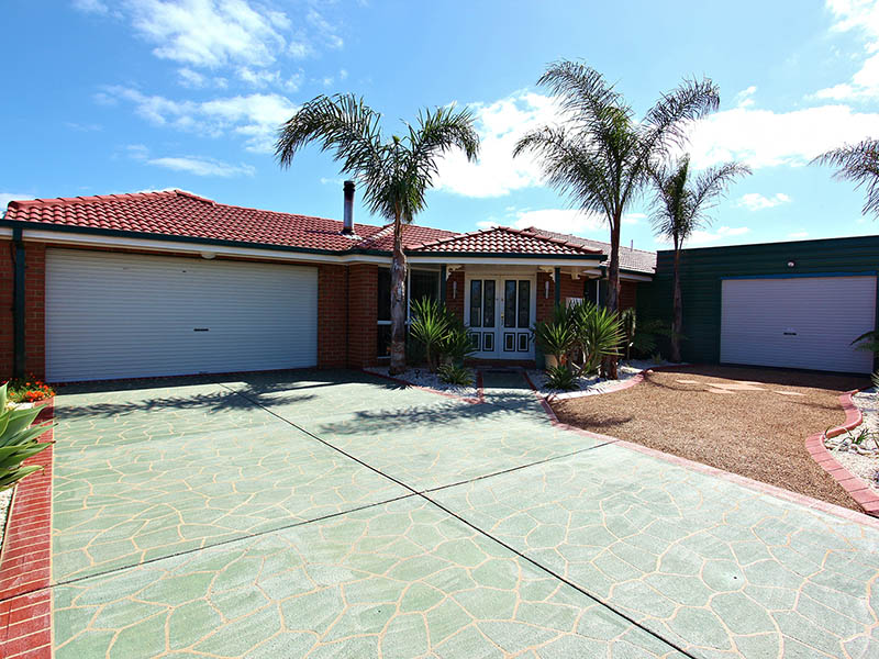 Flawless Four Bedroom Plus Study In A Super Handy Location Picture 1