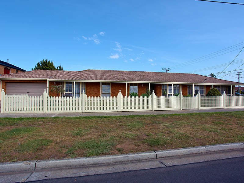 Charming & Spacious! Picture 1