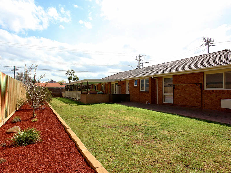 Charming & Spacious! Picture 2