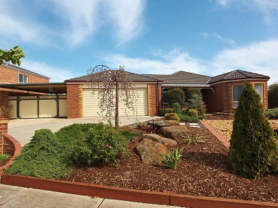 Family Entertainer in the Lovely Cambridge Estate Picture Family Entertainer in the Lovely Cambridge Estate Picture