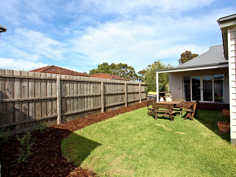 Step Back In Time To Homely Warmth & Character, Centrally Positioned Picture 2