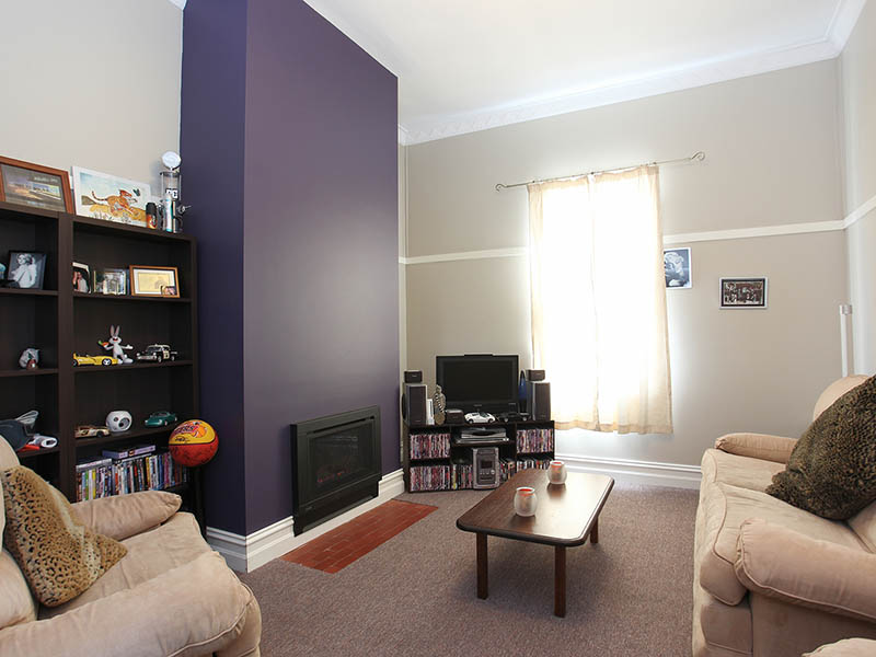 Step Back In Time To Homely Warmth & Character, Centrally Positioned Picture 3