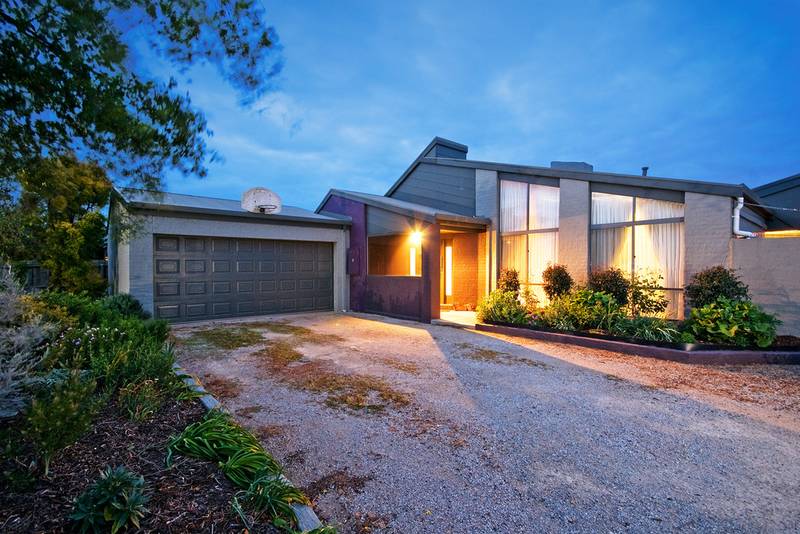 Uniqueness, Character Filled & Beautifully Established Surroundings Picture 1